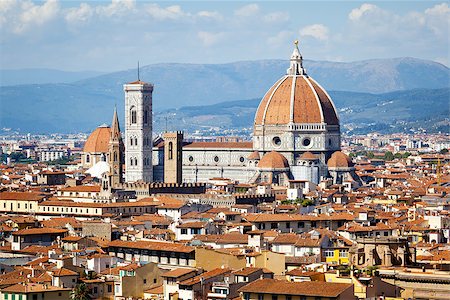 simsearch:400-08256817,k - An image of the Duomo in Florence Italy Foto de stock - Super Valor sin royalties y Suscripción, Código: 400-07253096