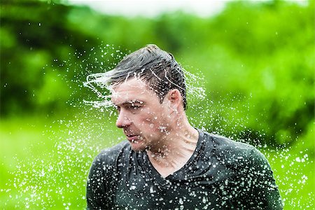 Young Adult Completely Drenched Shaking His head and Making a Funny Face Photographie de stock - Aubaine LD & Abonnement, Code: 400-07253213