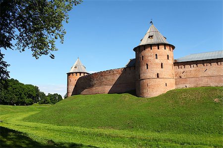 simsearch:400-04747820,k - Fortress wall with towers. Novgorod Kremlin. Russia Photographie de stock - Aubaine LD & Abonnement, Code: 400-07260330