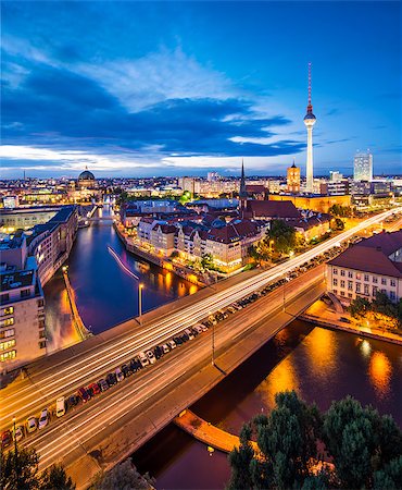 fernsehturm - Berlin, Germany cityscape over the Spree. Fotografie stock - Microstock e Abbonamento, Codice: 400-07261380