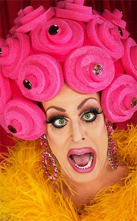 screaming retro woman - Man in boa and pink foam wig yelling Stock Photo - Budget Royalty-Free & Subscription, Code: 400-07261842