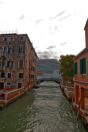 simsearch:400-07272498,k - unusual pittoresque view of Venice Italy most touristic place in the world Stock Photo - Budget Royalty-Free & Subscription, Code: 400-07278628