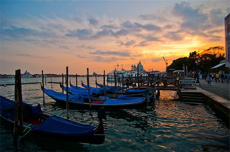 simsearch:400-07272498,k - Venice Italy Gondolas on canal , most famous boat Stock Photo - Budget Royalty-Free & Subscription, Code: 400-07278620