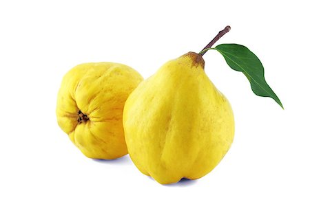 simsearch:400-06457388,k - sweet quinces with leaves and slice on white  with a clipping path Photographie de stock - Aubaine LD & Abonnement, Code: 400-07289963
