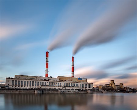 Berezhkovskaya Embankment and Power Plant in Moscow, Russia Stockbilder - Microstock & Abonnement, Bildnummer: 400-07294982