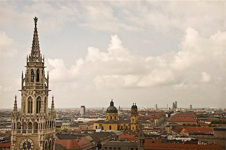simsearch:841-07083768,k - A towering view of Munich Photographie de stock - Aubaine LD & Abonnement, Code: 400-07295138