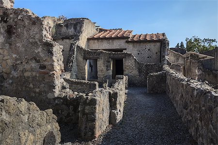 simsearch:400-07480606,k - Excavation of Roman town buried by Versuvious in AD79. Herculaneum, Italy Photographie de stock - Aubaine LD & Abonnement, Code: 400-07295398