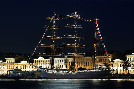 st petersburg night - Sailing ship at summer night, St. Petersburg, Russia Photographie de stock - Aubaine LD & Abonnement, Code: 400-07295404