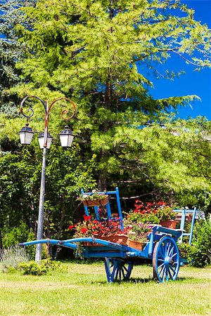 cart with flowers, Saint-Julien-en-Beauchen, Provence, France Photographie de stock - Aubaine LD & Abonnement, Code: 400-07297391