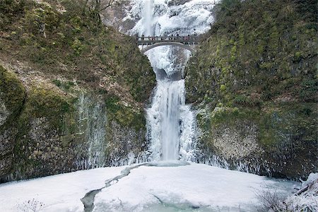 simsearch:400-09221855,k - Bridge with People Faces Blurred Over Multnomah Falls at Columbia River Gorge Oregon Frozen in Winter Season Stock Photo - Budget Royalty-Free & Subscription, Code: 400-07297787