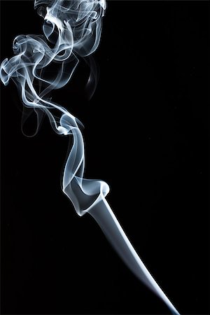 simsearch:400-07329912,k - The abstract figure of the smoke on a black background Photographie de stock - Aubaine LD & Abonnement, Code: 400-07297888