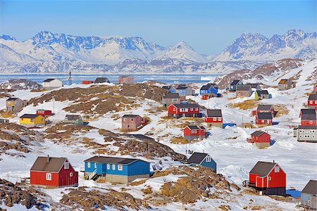 Colorful houses in Greenland in spring time Foto de stock - Super Valor sin royalties y Suscripción, Código: 400-07298071