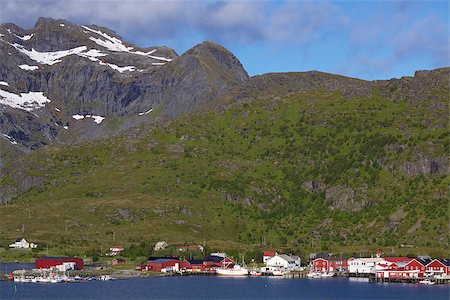 simsearch:400-06946273,k - Traditional norwegian fishing village with red buildings on Lofoten islands in Norway Photographie de stock - Aubaine LD & Abonnement, Code: 400-07298951
