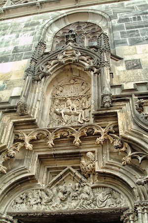 pilaster - The gothic cathedral, beautiful sculptures photographed close-up Stockbilder - Microstock & Abonnement, Bildnummer: 400-07299031