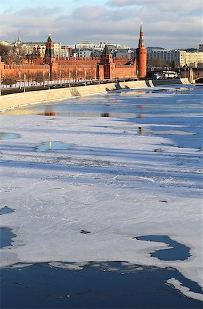 simsearch:400-06638465,k - Moscow winter river landscape with Kremlin towers Stock Photo - Budget Royalty-Free & Subscription, Code: 400-07299937