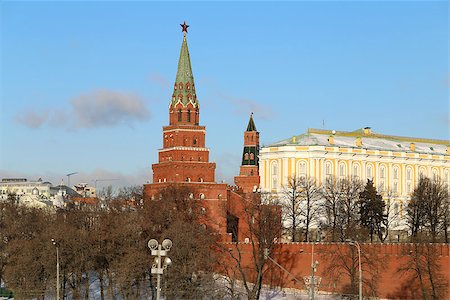 simsearch:400-07299937,k - Kremlin towers and part of the garden in winter in Moscow Stock Photo - Budget Royalty-Free & Subscription, Code: 400-07299939