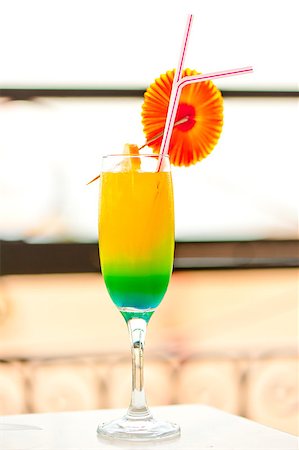 simsearch:400-06767505,k - bright alcoholic cocktail in a glass with decorations on the edge of the table Foto de stock - Super Valor sin royalties y Suscripción, Código: 400-07291309