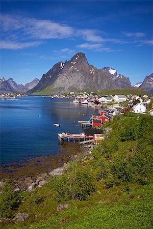 simsearch:400-06557083,k - Picturesque town of Reine by the fjord on Lofoten islands in Norway Stockbilder - Microstock & Abonnement, Bildnummer: 400-07291603