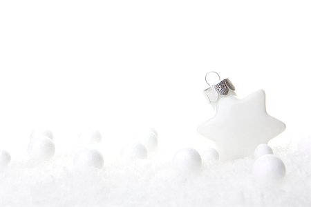 simsearch:400-07920008,k - white christmas bauble as christmas star on snow Fotografie stock - Microstock e Abbonamento, Codice: 400-07293287