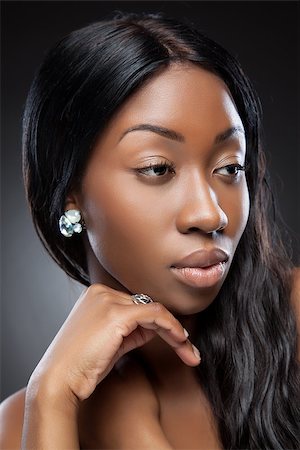 simsearch:400-07292674,k - Portrait of a perfect young black beauty Photographie de stock - Aubaine LD & Abonnement, Code: 400-07293708