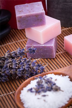 simsearch:400-05902613,k - handmade lavender soap and bath salt wellness spa aroma objects Foto de stock - Royalty-Free Super Valor e Assinatura, Número: 400-07304902
