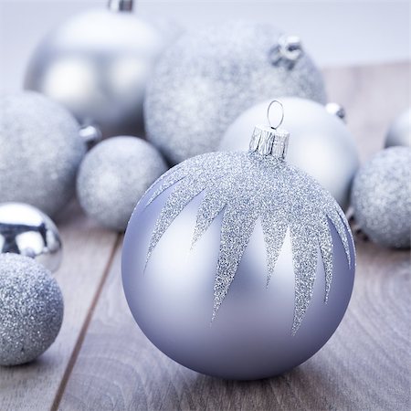 simsearch:400-08406041,k - festive glitter christmas decoration bauble seasonal Fotografie stock - Microstock e Abbonamento, Codice: 400-07305060