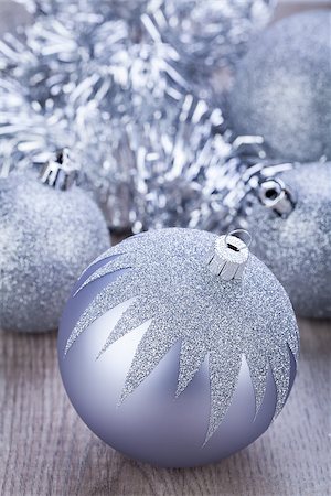 simsearch:400-08406041,k - festive glitter christmas decoration bauble seasonal Fotografie stock - Microstock e Abbonamento, Codice: 400-07305070