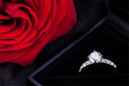 simsearch:400-07306125,k - red rose and diamond ring in a box present love valentines engagement Stock Photo - Budget Royalty-Free & Subscription, Code: 400-07305099