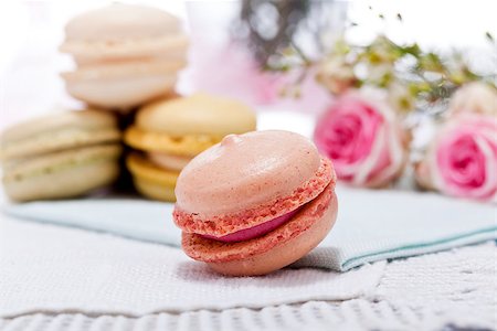 simsearch:400-04855702,k - traditional delicious sweet dessert macarons and coffee on table Photographie de stock - Aubaine LD & Abonnement, Code: 400-07305179