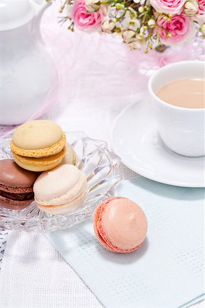 simsearch:400-04855702,k - traditional delicious sweet dessert macarons and coffee on table Photographie de stock - Aubaine LD & Abonnement, Code: 400-07305172