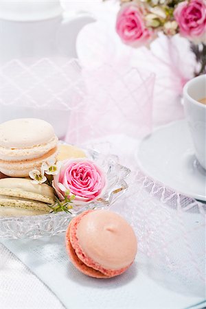 simsearch:400-04855702,k - traditional delicious sweet dessert macarons and coffee on table Photographie de stock - Aubaine LD & Abonnement, Code: 400-07305188