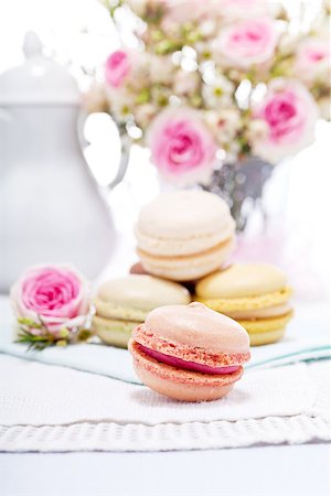simsearch:400-04855702,k - traditional delicious sweet dessert macarons and coffee on table Photographie de stock - Aubaine LD & Abonnement, Code: 400-07305197