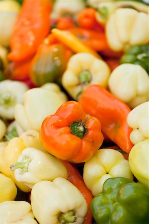 simsearch:400-06358844,k - colorfull aromatic fresh bell pepper paprika on market in summer macro closeup Photographie de stock - Aubaine LD & Abonnement, Code: 400-07306797