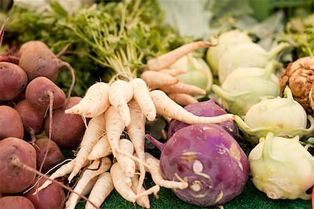 simsearch:622-07841105,k - fresh root vegetable carrot potatoes onion beet on market in summer Stock Photo - Budget Royalty-Free & Subscription, Code: 400-07306802