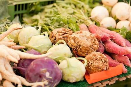 simsearch:622-07841105,k - fresh root vegetable carrot potatoes onion beet on market in summer Stock Photo - Budget Royalty-Free & Subscription, Code: 400-07306803