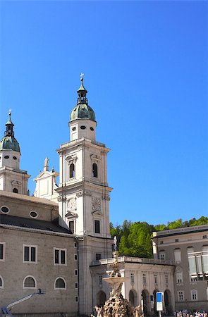 salzburg cathedral - Famous cathedral and Residenzbrunnen fountain on Residenzplats, Salzburg, Austria Photographie de stock - Aubaine LD & Abonnement, Code: 400-07307815