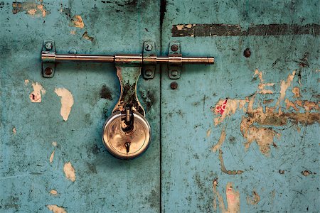 Padlock on a turquoise grungy door Stock Photo - Budget Royalty-Free & Subscription, Code: 400-07308374