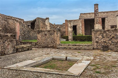 simsearch:400-07308550,k - ruins of Pompeii , which was destroyed and buried during the eruption of Mount Vesuvius in 79 AD Photographie de stock - Aubaine LD & Abonnement, Code: 400-07308550