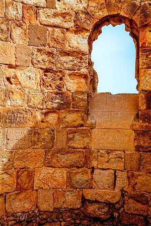 A window in byzantine church in Masada fortress in Israel Fotografie stock - Microstock e Abbonamento, Codice: 400-07308691