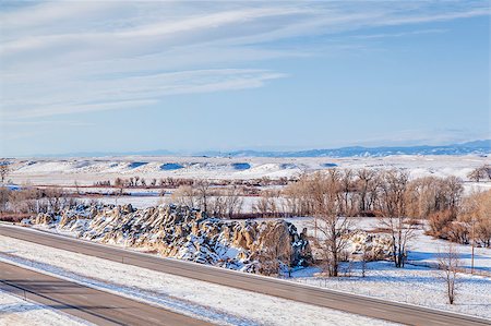 simsearch:400-07306312,k - I-25 freeway in winter scenery at Natural Fort geological landmark in northern Colorado near Wyoming border Foto de stock - Super Valor sin royalties y Suscripción, Código: 400-07309290