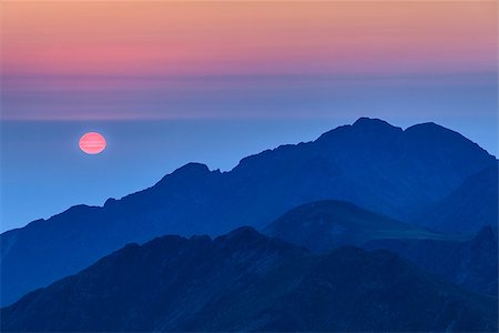 simsearch:400-07302061,k - sunrise over the Fagaras Mountains, Romania. View from Negoiu Peak  2535m Foto de stock - Royalty-Free Super Valor e Assinatura, Número: 400-07309883