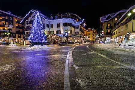 simsearch:855-08781661,k - Illuminated Central Square of Madonna di Campiglio in the Evening, Italian Alps, Italy Stock Photo - Budget Royalty-Free & Subscription, Code: 400-07309906