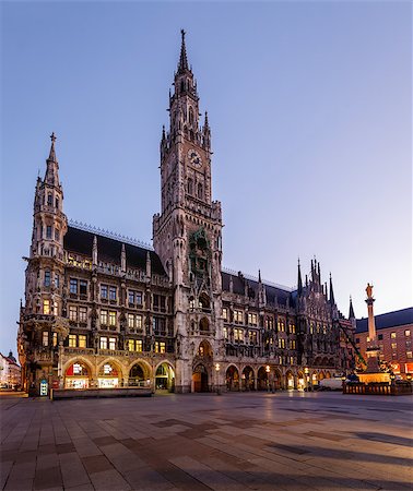 simsearch:400-05142359,k - New Town Hall and Marienplatz in Munich at Dawn, Bavaria, Germany Stockbilder - Microstock & Abonnement, Bildnummer: 400-07309912