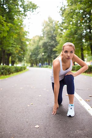 simsearch:400-07918985,k - Attractive young girl running in park Stock Photo - Budget Royalty-Free & Subscription, Code: 400-07300044