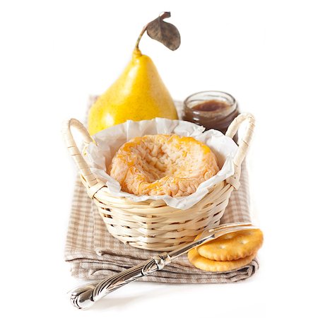 simsearch:400-05682309,k - French cheese Langres in a basket with pear, crackers and confiture. Stock Photo - Budget Royalty-Free & Subscription, Code: 400-07300126