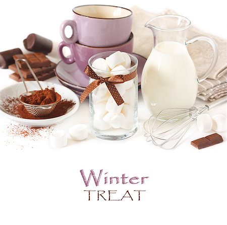 simsearch:400-08338402,k - Ingredients for hot chocolate with marshmallow on a white background. Foto de stock - Super Valor sin royalties y Suscripción, Código: 400-07300168