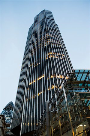 shard and tower bridge - Contemporary Buildings in city of London Photographie de stock - Aubaine LD & Abonnement, Code: 400-07300897