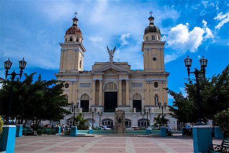 santiago island - Central square in Santiago de Cuba, Cuba Foto de stock - Super Valor sin royalties y Suscripción, Código: 400-07301867