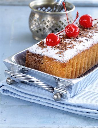 simsearch:400-07513413,k - pound cake with powdered sugar and berries Foto de stock - Super Valor sin royalties y Suscripción, Código: 400-07301979