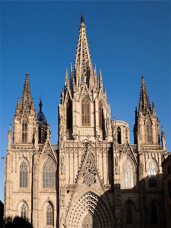 santa eulalia - Facade and towers of the gothic cathedral of Santa Eulalia, or Seu in Barcelona, Catalonia, Spain. Fotografie stock - Microstock e Abbonamento, Codice: 400-07302197